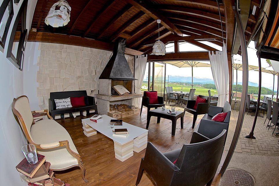 Auberge De Duillier Exterior photo